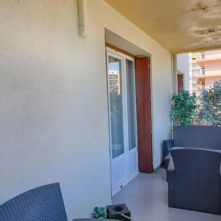 Ajaccio: 3 Pieces, Terrasse, Clim, Parking, Internet, Proche Centre Et Commerces - Fr-1-61-528 Apartament Ajaccio (Corsica)