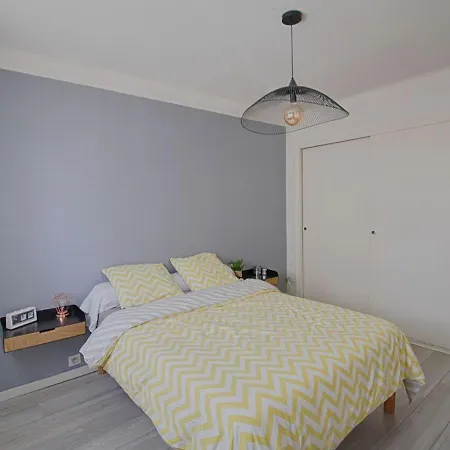 Ajaccio: 3 Pieces, Terrasse, Clim, Parking, Internet, Proche Centre Et Commerces - Fr-1-61-528 Apartament