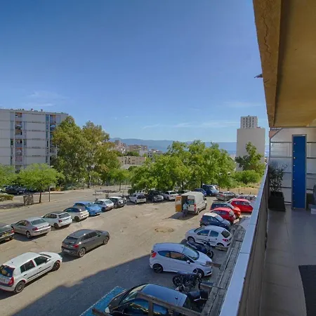 Ajaccio: 3 Pieces, Terrasse, Clim, Parking, Internet, Proche Centre Et Commerces - Fr-1-61-528 شقة